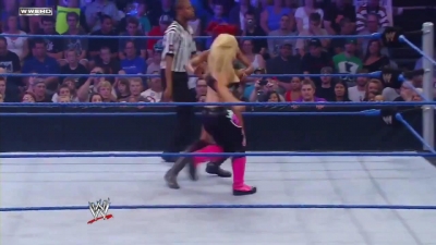 WWE_Superstars_21_7_11_-_Natalya_vs_Alicia_Fox_mp4_000163133.jpg