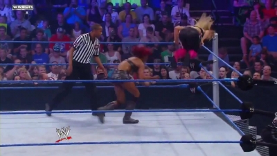 WWE_Superstars_21_7_11_-_Natalya_vs_Alicia_Fox_mp4_000164200.jpg