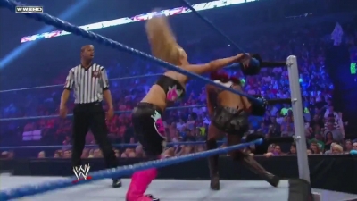 WWE_Superstars_21_7_11_-_Natalya_vs_Alicia_Fox_mp4_000165267.jpg
