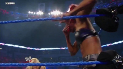 WWE_Superstars_21_7_11_-_Natalya_vs_Alicia_Fox_mp4_000185800.jpg