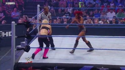 WWE_Superstars_21_7_11_-_Natalya_vs_Alicia_Fox_mp4_000189667.jpg