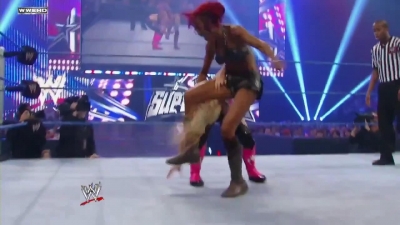 WWE_Superstars_21_7_11_-_Natalya_vs_Alicia_Fox_mp4_000194400.jpg