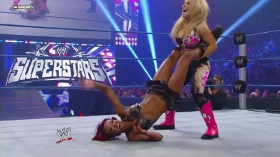WWE_Superstars_21_7_11_-_Natalya_vs_Alicia_Fox_mp4_000199733.jpg