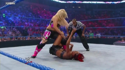 WWE_Superstars_21_7_11_-_Natalya_vs_Alicia_Fox_mp4_000204533.jpg