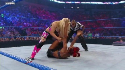 WWE_Superstars_21_7_11_-_Natalya_vs_Alicia_Fox_mp4_000205000.jpg