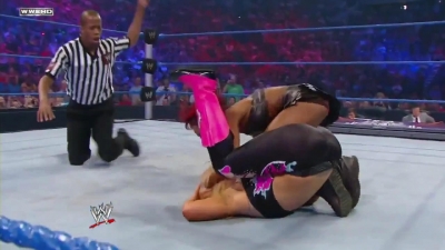 WWE_Superstars_21_7_11_-_Natalya_vs_Alicia_Fox_mp4_000206733.jpg