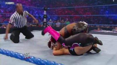 WWE_Superstars_21_7_11_-_Natalya_vs_Alicia_Fox_mp4_000209000.jpg
