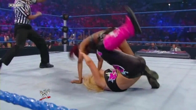 WWE_Superstars_21_7_11_-_Natalya_vs_Alicia_Fox_mp4_000209533.jpg