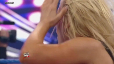 WWE_Superstars_21_7_11_-_Natalya_vs_Alicia_Fox_mp4_000216933.jpg