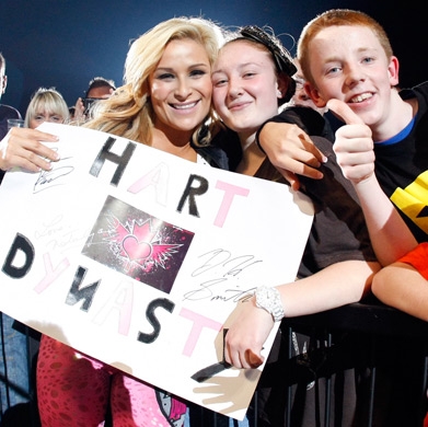 25-_Fans_show_support_for_Natayla_and_The_Hart_Dynasty.jpg