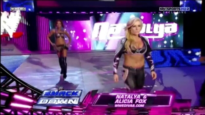 WWE_Friday_Night_SmackDown_08_19_2011_HDTV_Xvid_Divas_Tag_Team_Match_avi_000061920.jpg