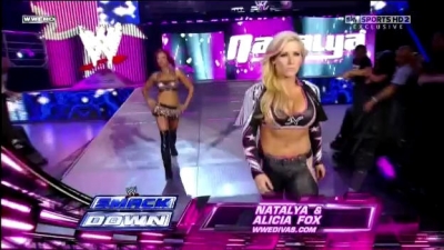 WWE_Friday_Night_SmackDown_08_19_2011_HDTV_Xvid_Divas_Tag_Team_Match_avi_000063480.jpg