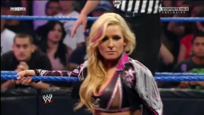WWE_Friday_Night_SmackDown_08_19_2011_HDTV_Xvid_Divas_Tag_Team_Match_avi_000075360.jpg