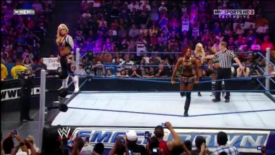 WWE_Friday_Night_SmackDown_08_19_2011_HDTV_Xvid_Divas_Tag_Team_Match_avi_000085080.jpg