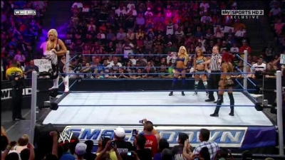 WWE_Friday_Night_SmackDown_08_19_2011_HDTV_Xvid_Divas_Tag_Team_Match_avi_000090840.jpg