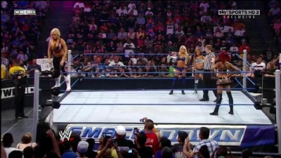 WWE_Friday_Night_SmackDown_08_19_2011_HDTV_Xvid_Divas_Tag_Team_Match_avi_000091400.jpg