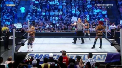 WWE_Friday_Night_SmackDown_08_19_2011_HDTV_Xvid_Divas_Tag_Team_Match_avi_000093080.jpg