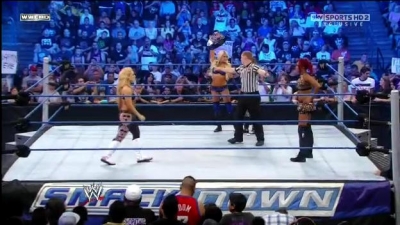 WWE_Friday_Night_SmackDown_08_19_2011_HDTV_Xvid_Divas_Tag_Team_Match_avi_000095360.jpg