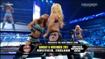 WWE_Friday_Night_SmackDown_08_19_2011_HDTV_Xvid_Divas_Tag_Team_Match_avi_000115440.jpg