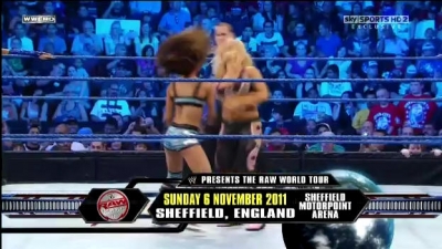 WWE_Friday_Night_SmackDown_08_19_2011_HDTV_Xvid_Divas_Tag_Team_Match_avi_000117160.jpg