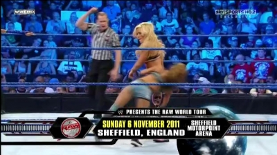 WWE_Friday_Night_SmackDown_08_19_2011_HDTV_Xvid_Divas_Tag_Team_Match_avi_000117760.jpg