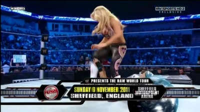 WWE_Friday_Night_SmackDown_08_19_2011_HDTV_Xvid_Divas_Tag_Team_Match_avi_000120080.jpg