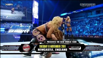 WWE_Friday_Night_SmackDown_08_19_2011_HDTV_Xvid_Divas_Tag_Team_Match_avi_000124680.jpg
