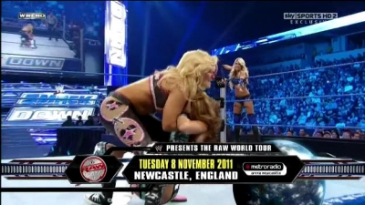 WWE_Friday_Night_SmackDown_08_19_2011_HDTV_Xvid_Divas_Tag_Team_Match_avi_000125200.jpg