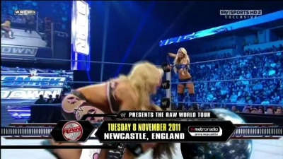 WWE_Friday_Night_SmackDown_08_19_2011_HDTV_Xvid_Divas_Tag_Team_Match_avi_000125680.jpg