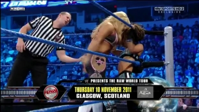 WWE_Friday_Night_SmackDown_08_19_2011_HDTV_Xvid_Divas_Tag_Team_Match_avi_000134760.jpg