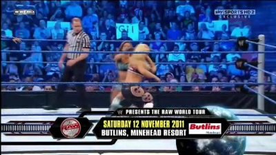 WWE_Friday_Night_SmackDown_08_19_2011_HDTV_Xvid_Divas_Tag_Team_Match_avi_000153200.jpg