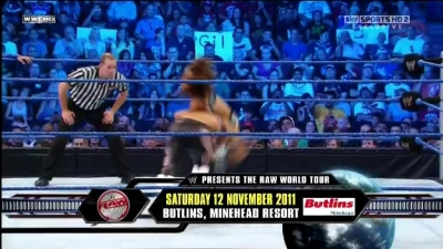 WWE_Friday_Night_SmackDown_08_19_2011_HDTV_Xvid_Divas_Tag_Team_Match_avi_000154240.jpg
