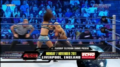 WWE_Friday_Night_SmackDown_08_19_2011_HDTV_Xvid_Divas_Tag_Team_Match_avi_000162720.jpg