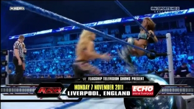 WWE_Friday_Night_SmackDown_08_19_2011_HDTV_Xvid_Divas_Tag_Team_Match_avi_000165840.jpg