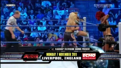 WWE_Friday_Night_SmackDown_08_19_2011_HDTV_Xvid_Divas_Tag_Team_Match_avi_000167480.jpg