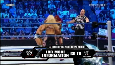 WWE_Friday_Night_SmackDown_08_19_2011_HDTV_Xvid_Divas_Tag_Team_Match_avi_000185880.jpg
