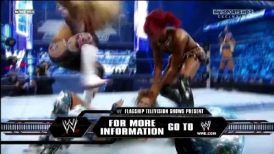 WWE_Friday_Night_SmackDown_08_19_2011_HDTV_Xvid_Divas_Tag_Team_Match_avi_000188440.jpg