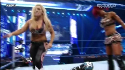 WWE_Friday_Night_SmackDown_08_19_2011_HDTV_Xvid_Divas_Tag_Team_Match_avi_000189680.jpg