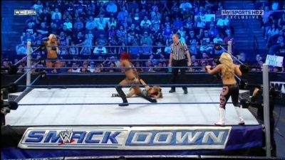 WWE_Friday_Night_SmackDown_08_19_2011_HDTV_Xvid_Divas_Tag_Team_Match_avi_000231480.jpg