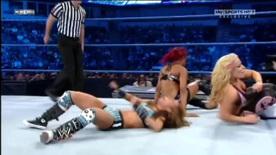WWE_Friday_Night_SmackDown_08_19_2011_HDTV_Xvid_Divas_Tag_Team_Match_avi_000249640.jpg