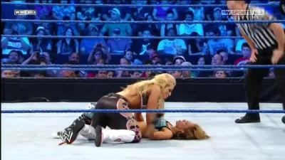 WWE_Friday_Night_SmackDown_08_19_2011_HDTV_Xvid_Divas_Tag_Team_Match_avi_000255880.jpg