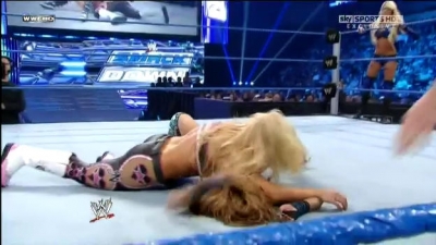 WWE_Friday_Night_SmackDown_08_19_2011_HDTV_Xvid_Divas_Tag_Team_Match_avi_000258160.jpg
