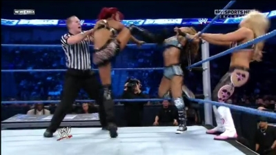 WWE_Friday_Night_SmackDown_08_19_2011_HDTV_Xvid_Divas_Tag_Team_Match_avi_000292120.jpg