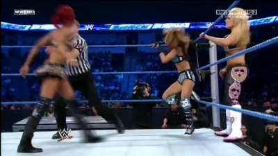 WWE_Friday_Night_SmackDown_08_19_2011_HDTV_Xvid_Divas_Tag_Team_Match_avi_000292680.jpg