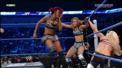 WWE_Friday_Night_SmackDown_08_19_2011_HDTV_Xvid_Divas_Tag_Team_Match_avi_000297200.jpg