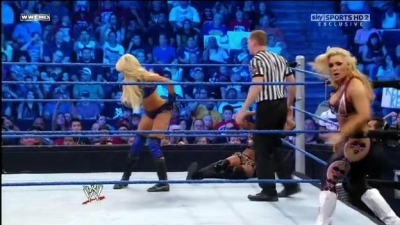 WWE_Friday_Night_SmackDown_08_19_2011_HDTV_Xvid_Divas_Tag_Team_Match_avi_000329040.jpg