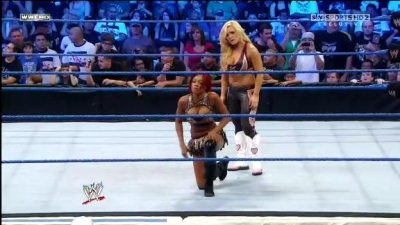 WWE_Friday_Night_SmackDown_08_19_2011_HDTV_Xvid_Divas_Tag_Team_Match_avi_000395080.jpg