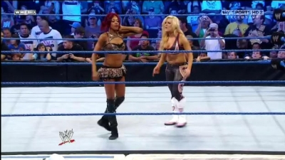 WWE_Friday_Night_SmackDown_08_19_2011_HDTV_Xvid_Divas_Tag_Team_Match_avi_000397320.jpg