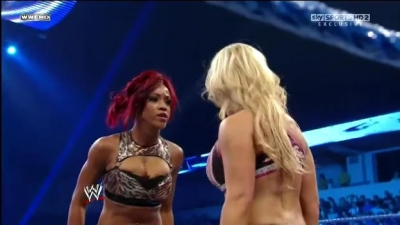 WWE_Friday_Night_SmackDown_08_19_2011_HDTV_Xvid_Divas_Tag_Team_Match_avi_000407840.jpg
