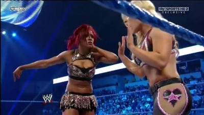 WWE_Friday_Night_SmackDown_08_19_2011_HDTV_Xvid_Divas_Tag_Team_Match_avi_000415400.jpg